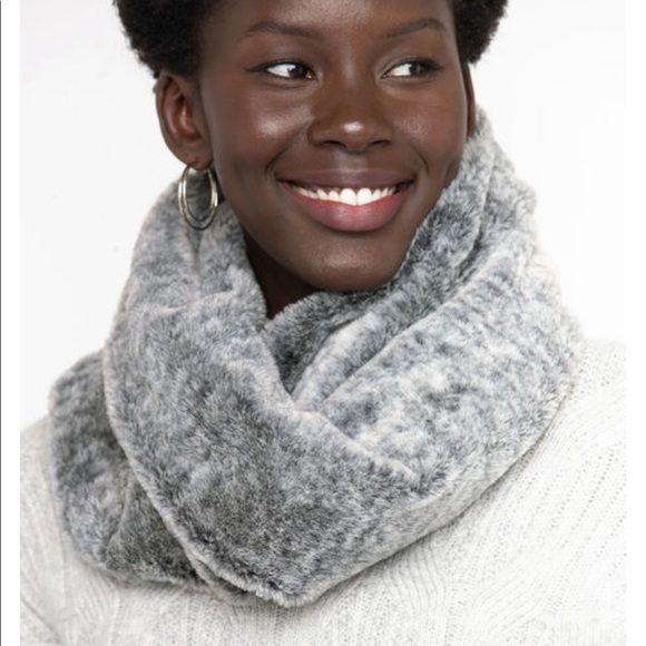 FAUX FUR SNOOD - GREY SKIES COLOR - Picture 1 of 3